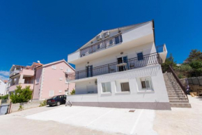  Apartment Papak  Трогир